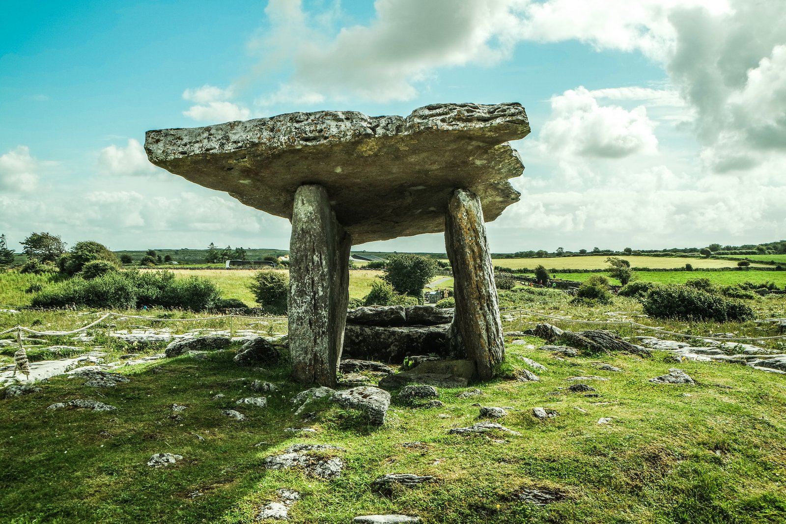 Poulnabrone dolmen (Irlanda)